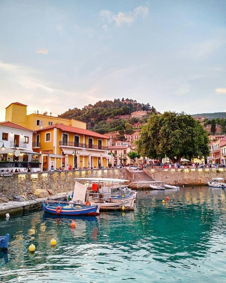 Nafpaktos Beach Luxury Suites Exteriör bild